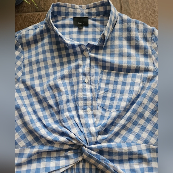 Lumiere cropped front twist button-up cotton long sleeve checkered top - Picture 3 of 12